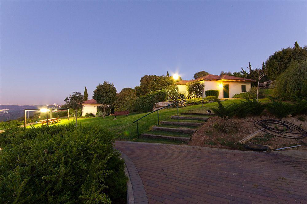 Shoresh Green Hills Family Suites Hotel Exterior photo